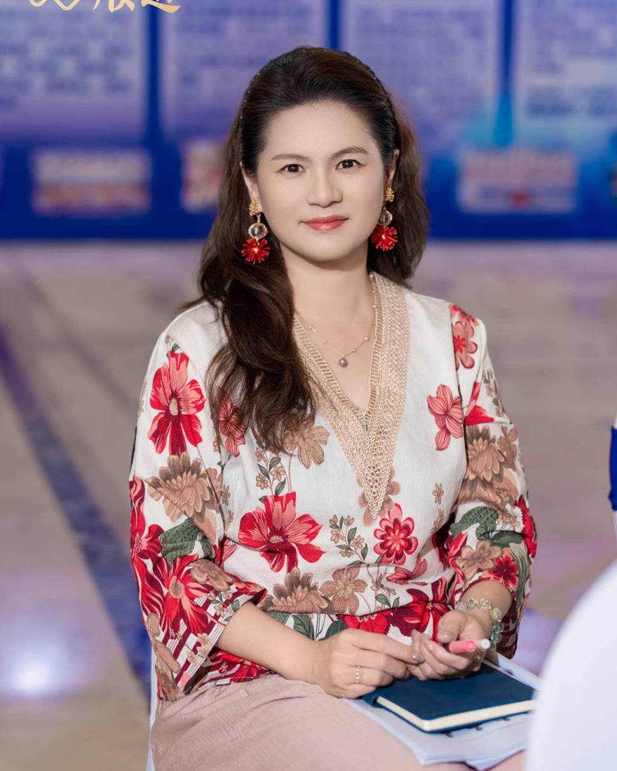 顏菁羚 Lidia